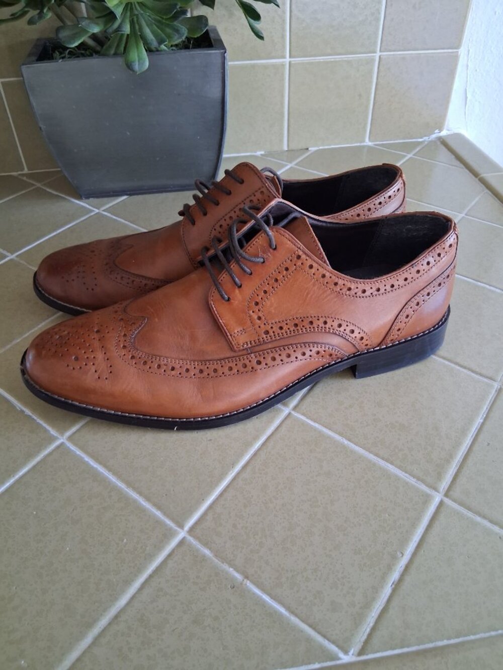 Nunn Bush, Nelson wingtip, Oxford shoes and brown leather. Size 11.